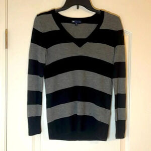 Gap Luxe Black Gray Stripes V-Neck Long Sleeve Sweater - Size XS
